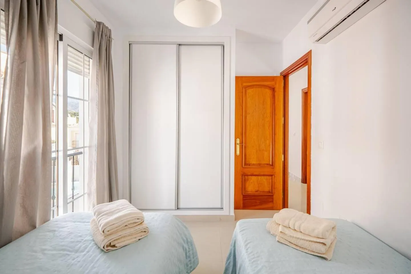 Villa Antonia Mar - Private & Heated Pool - Punta Lara Nerja Spain